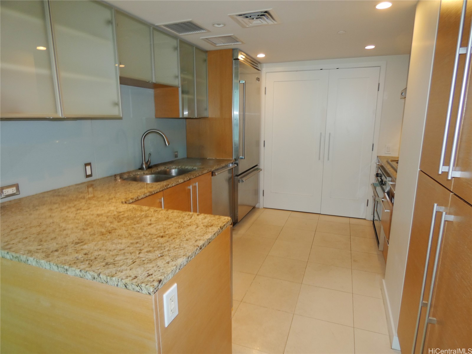 1177 Queen Street 3405 Property Photo 24