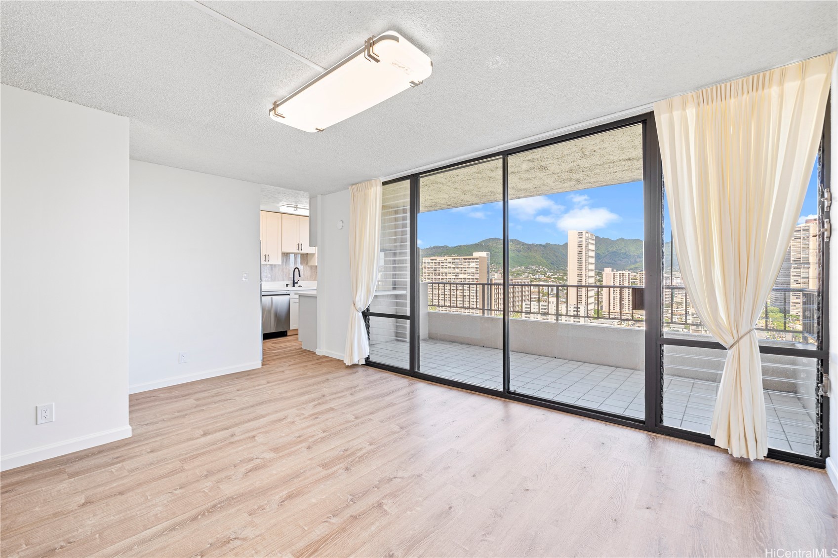2121 Ala Wai Boulevard 2206 Property Photo 5