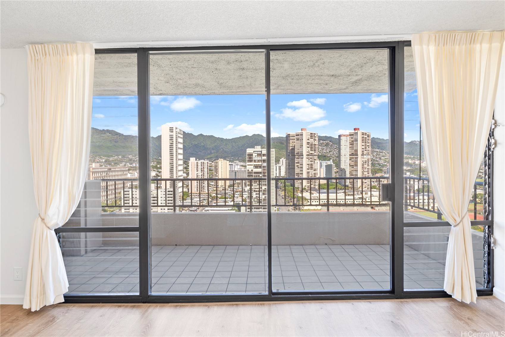 2121 Ala Wai Boulevard 2206 Property Photo 8