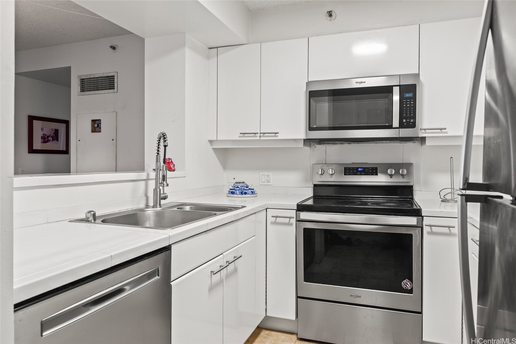 425 South Street 1202 Property Photo 11