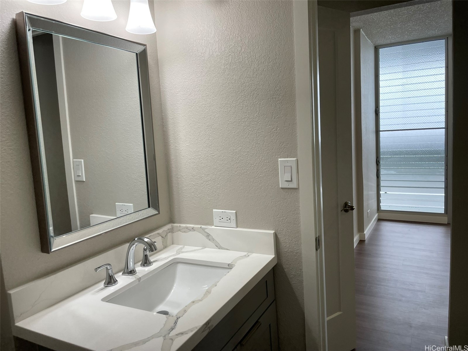 620 Sheridan Street 404 Property Photo 8