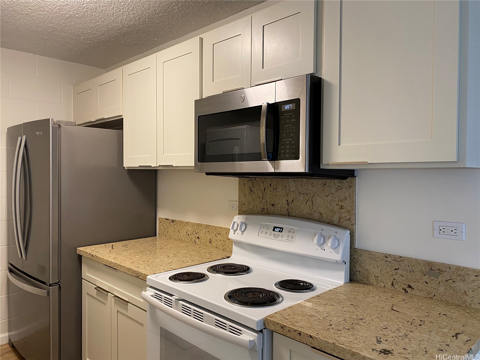 1260 Richard Lane 406 Property Photo 3