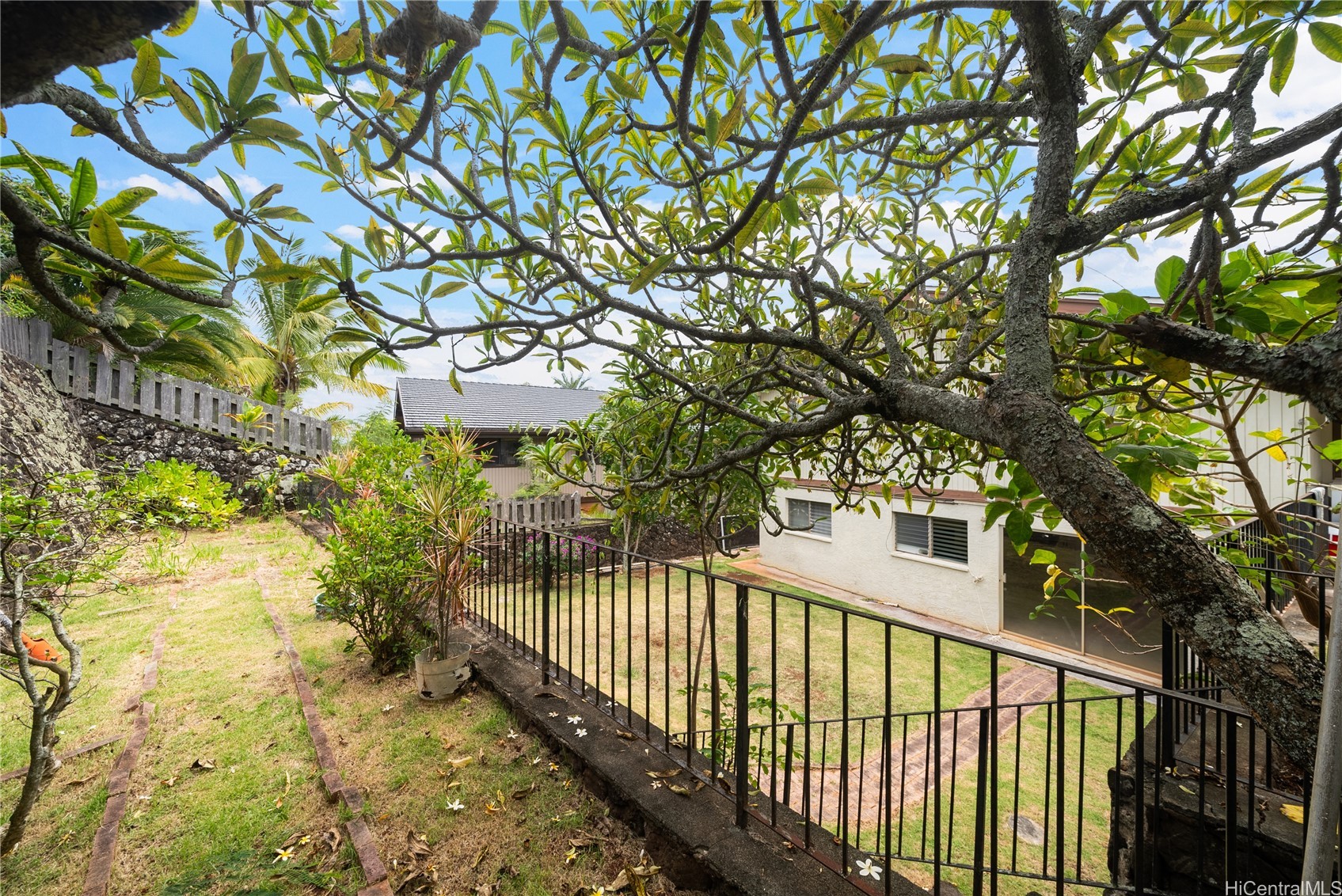 98-635 Leke Place Property Photo 18