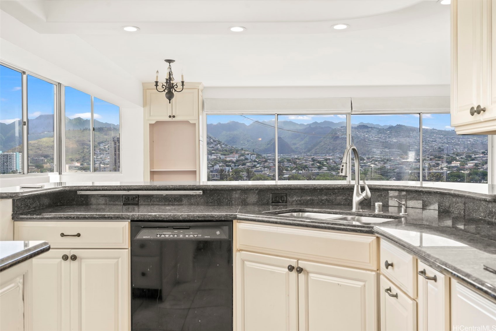 2547 Ala Wai Boulevard 1001 Property Photo 2