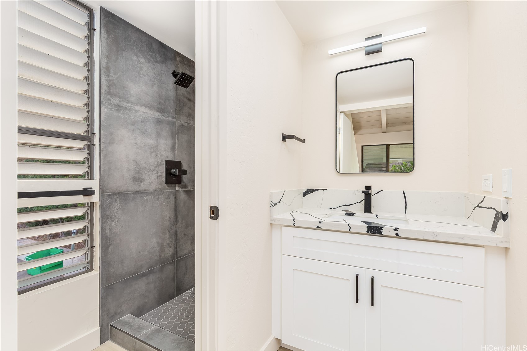 486 Kawaihae Street C Property Photo 20