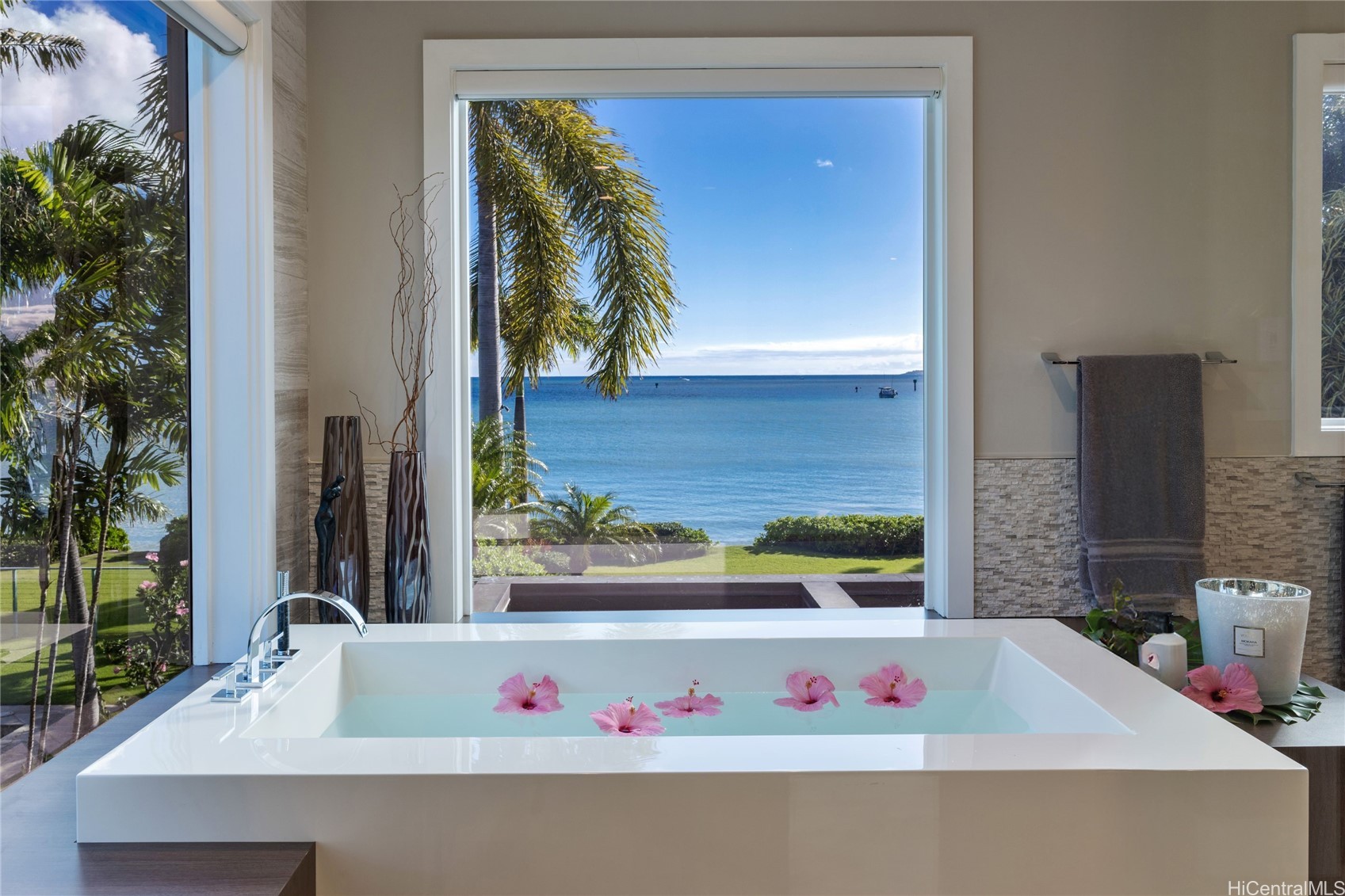 202517032 Property Photo 14