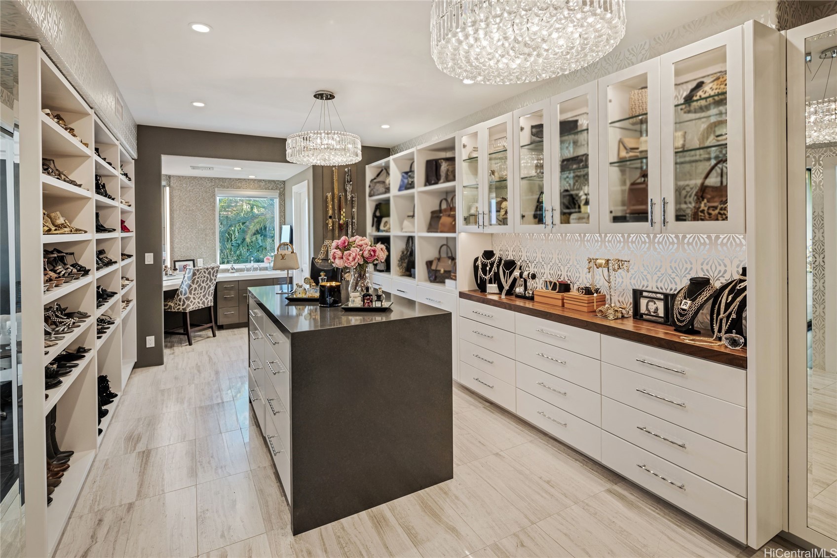 202517032 Property Photo 16