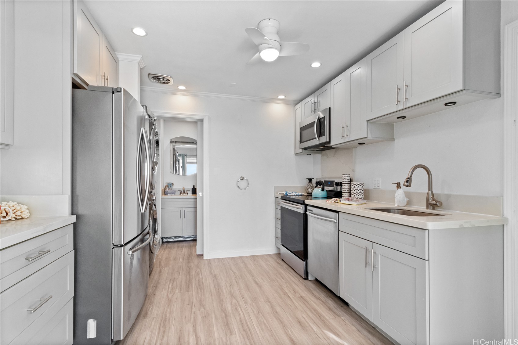 6125 Summer Street 6125b Property Photo 6