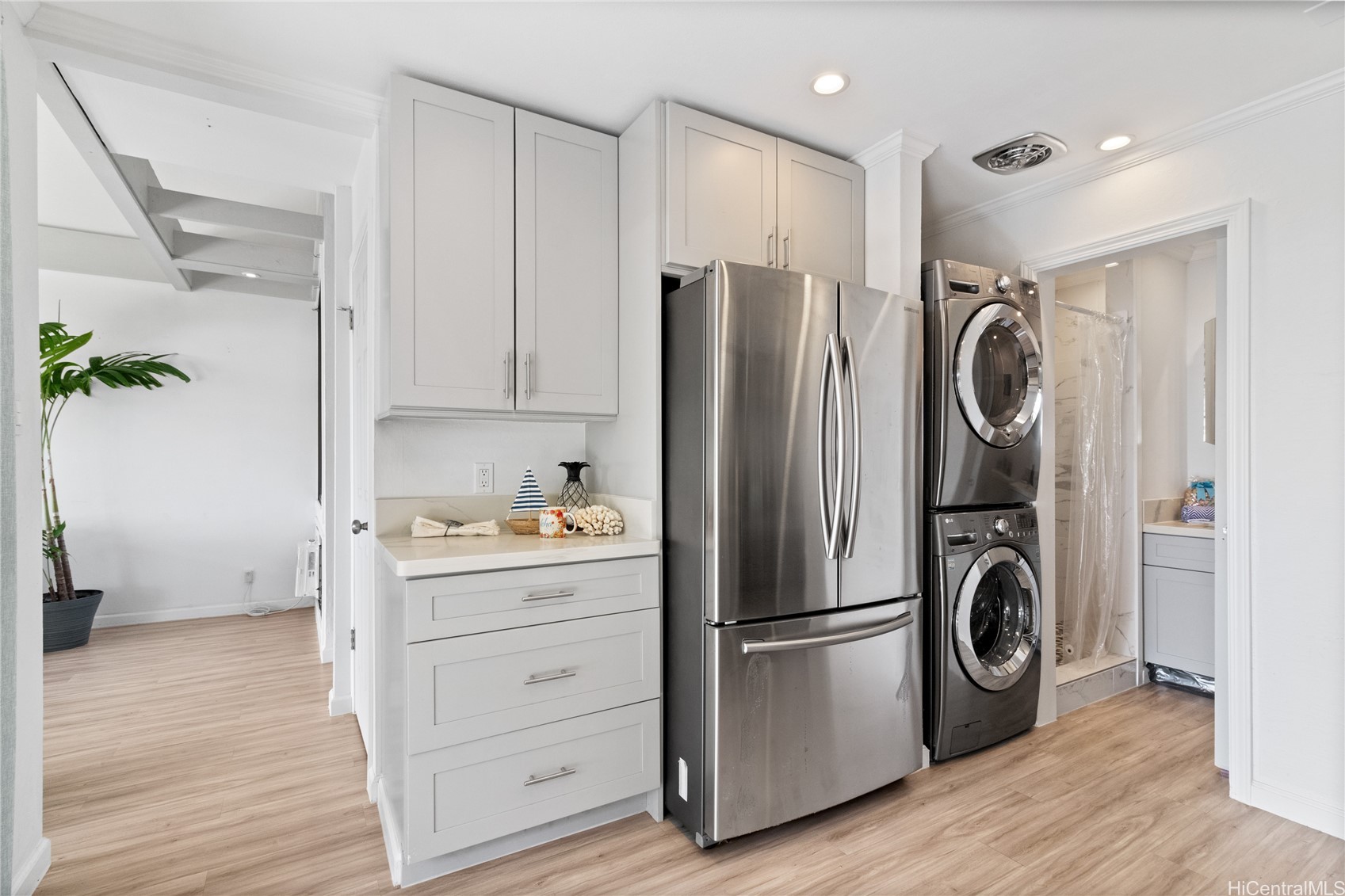 6125 Summer Street 6125b Property Photo 7