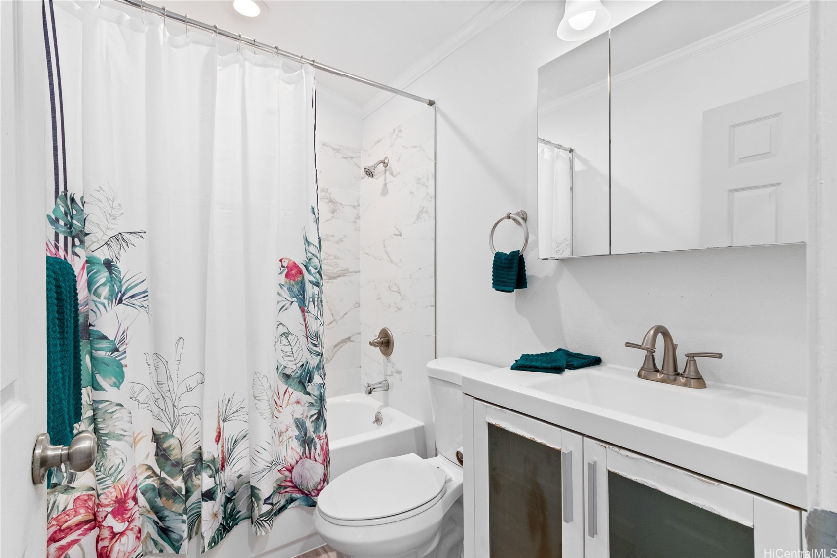 6125 Summer Street 6125b Property Photo 10