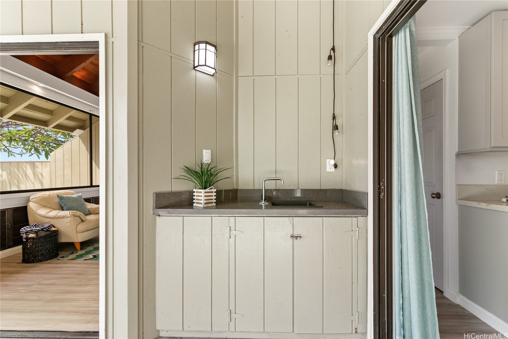 6125 Summer Street 6125b Property Photo 16