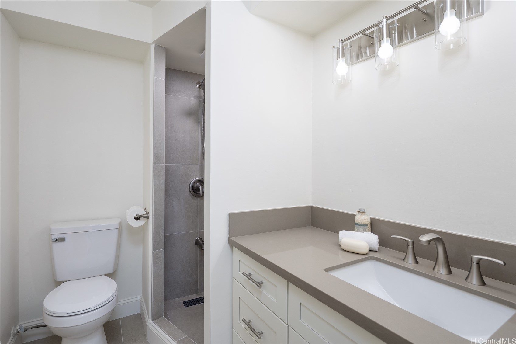1700 Ala Moana Boulevard 3104 Property Photo 8