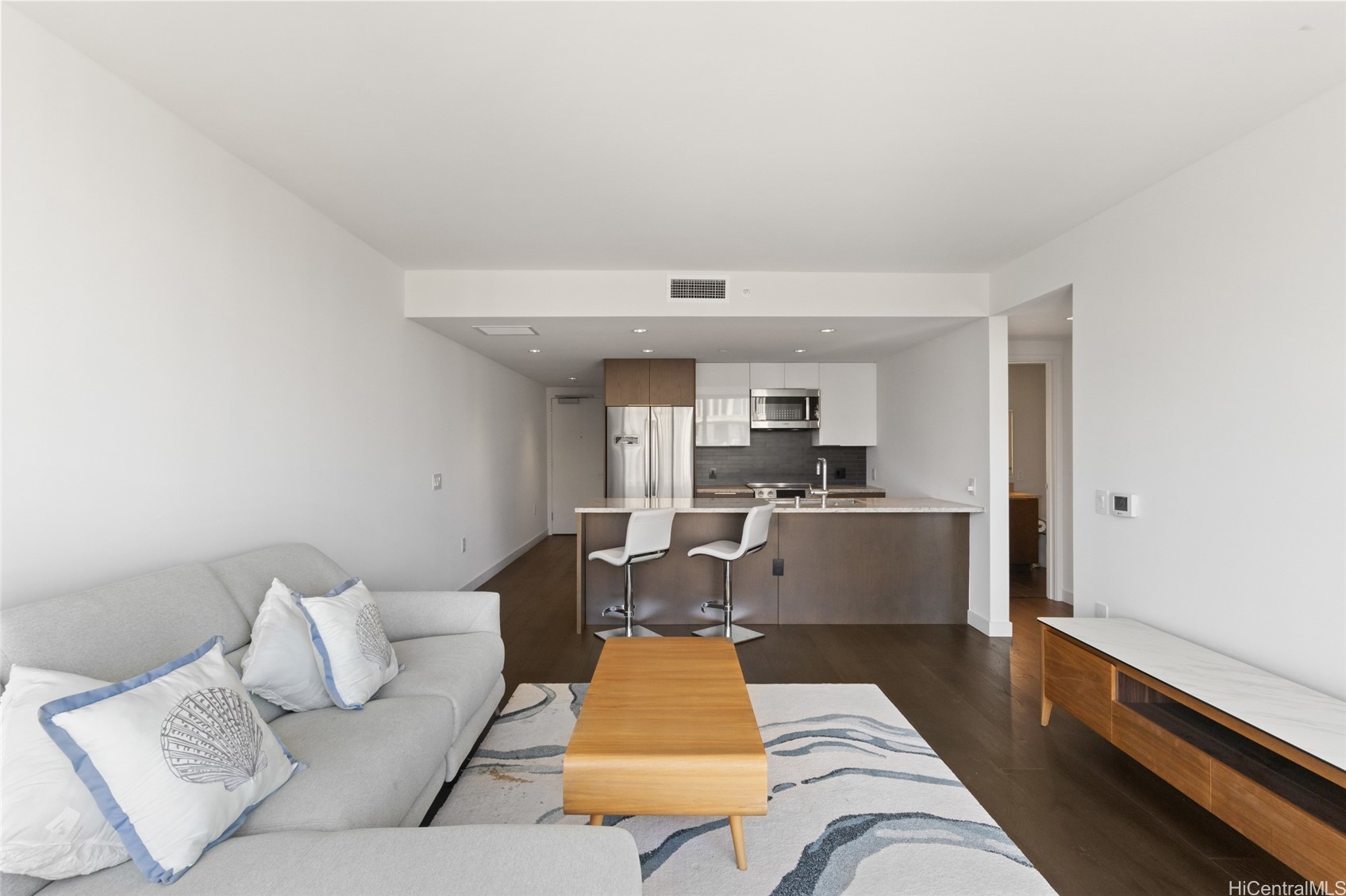 1001 Queens Street 3805 Property Photo 4