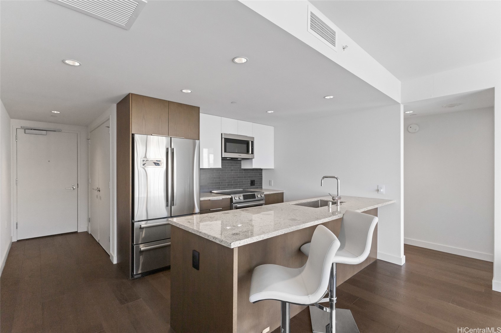 1001 Queens Street 3805 Property Photo 5