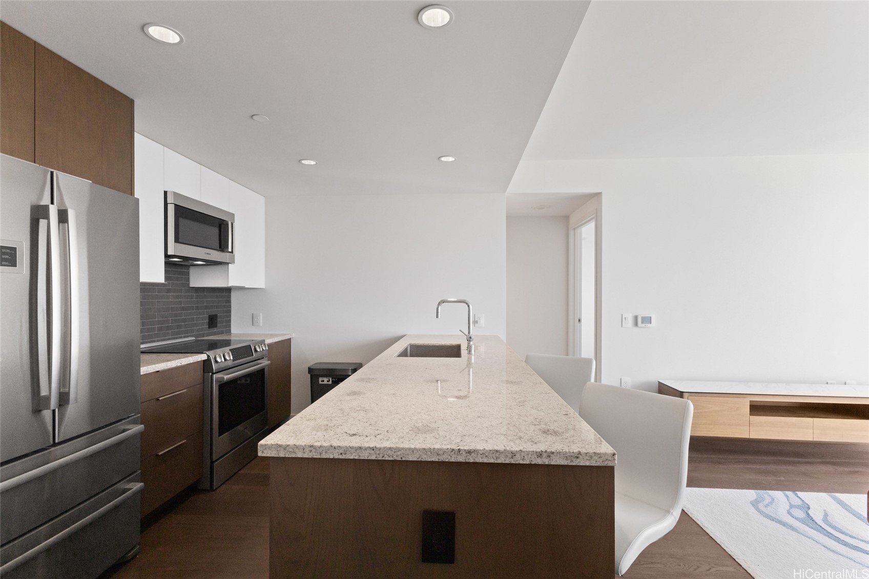 1001 Queens Street 3805 Property Photo 6