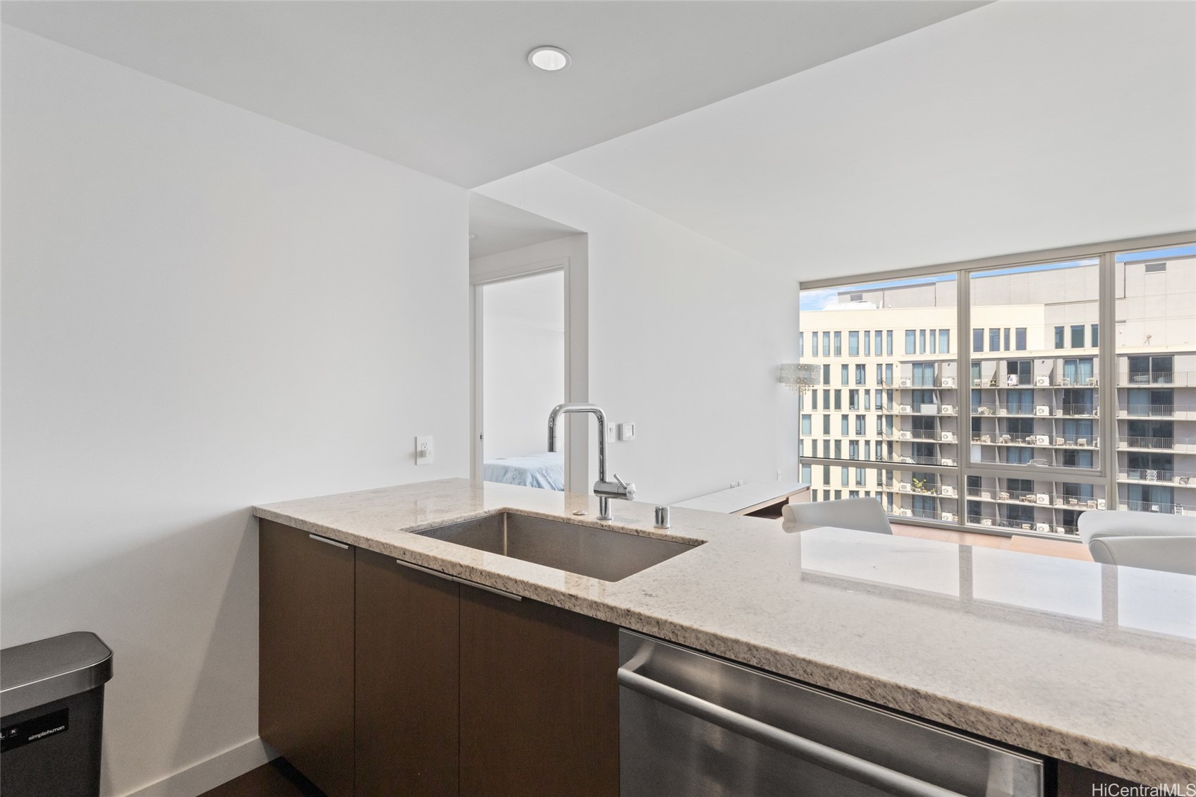 1001 Queens Street 3805 Property Photo 8