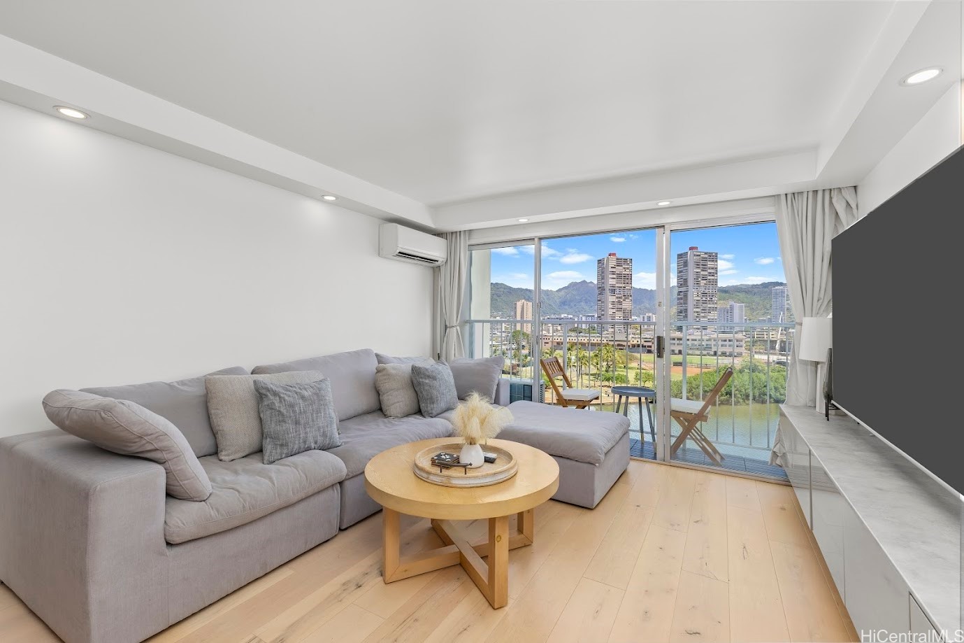 2211 Ala Wai Boulevard 906 Property Photo 1