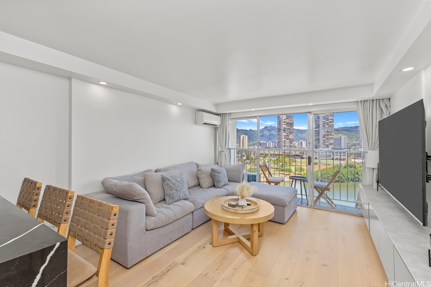 2211 Ala Wai Boulevard 906 Property Photo 2