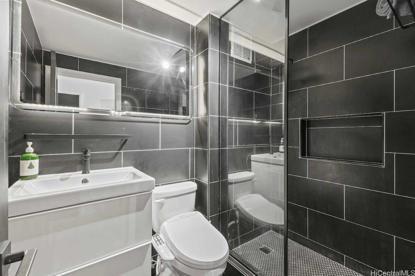2211 Ala Wai Boulevard 906 Property Photo 14