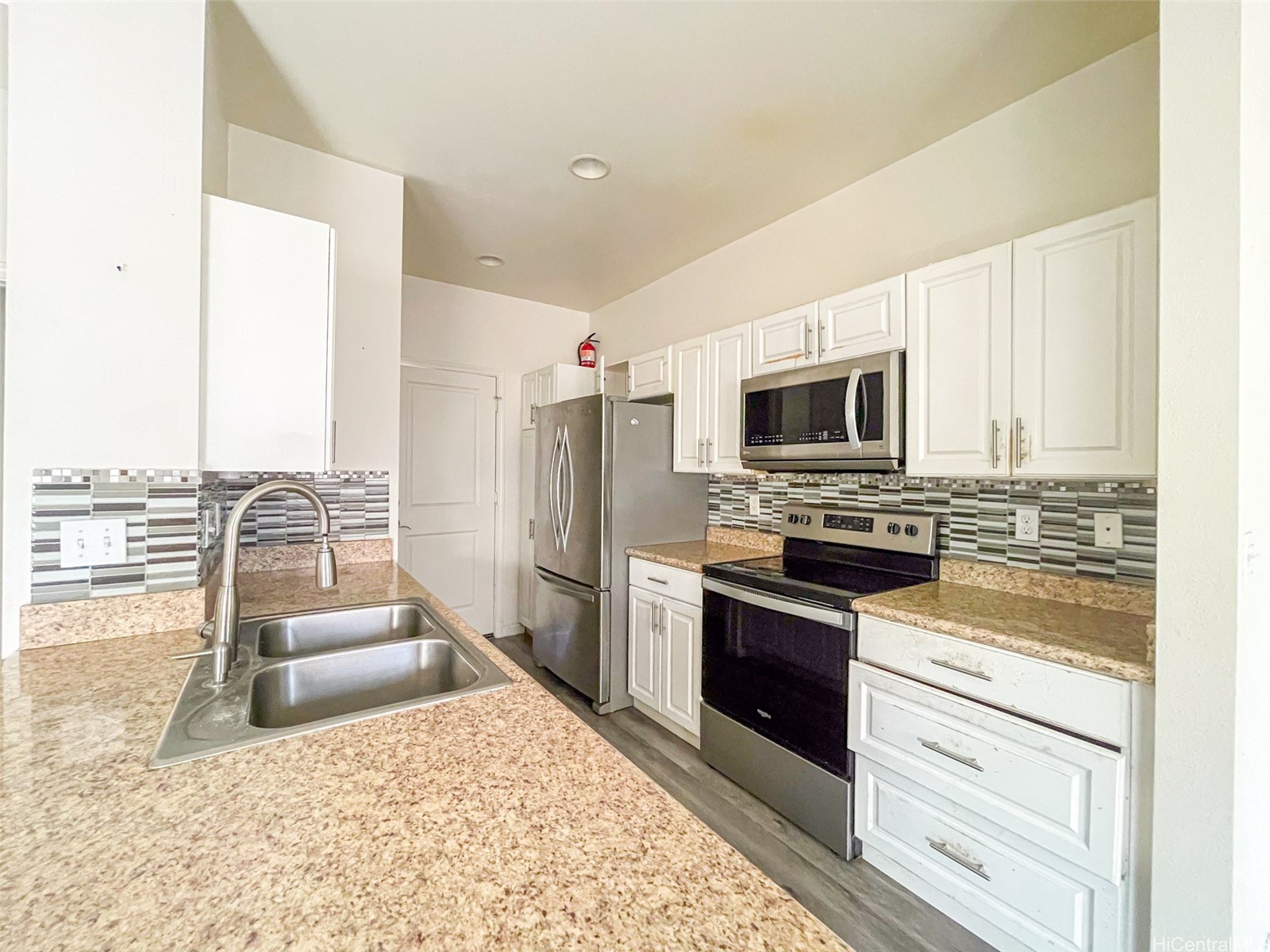 91-1001 Keaunui Drive 111 Property Photo 4