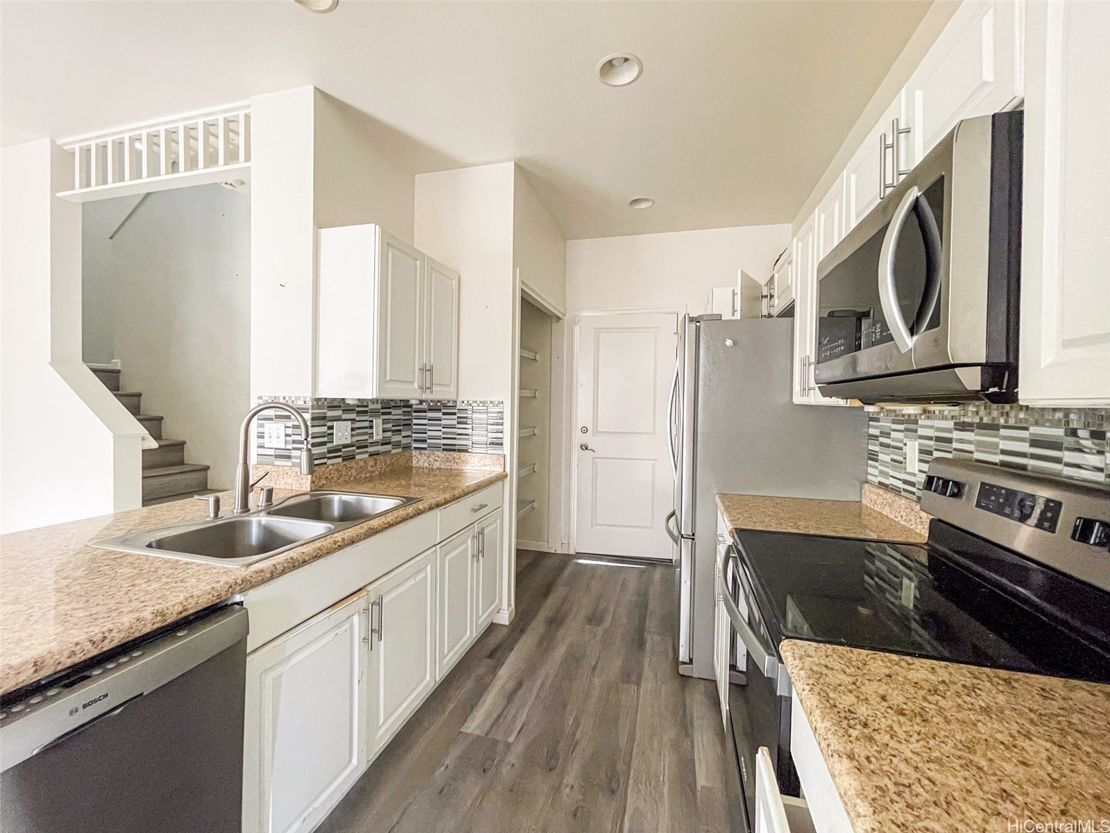 91-1001 Keaunui Drive 111 Property Photo 5