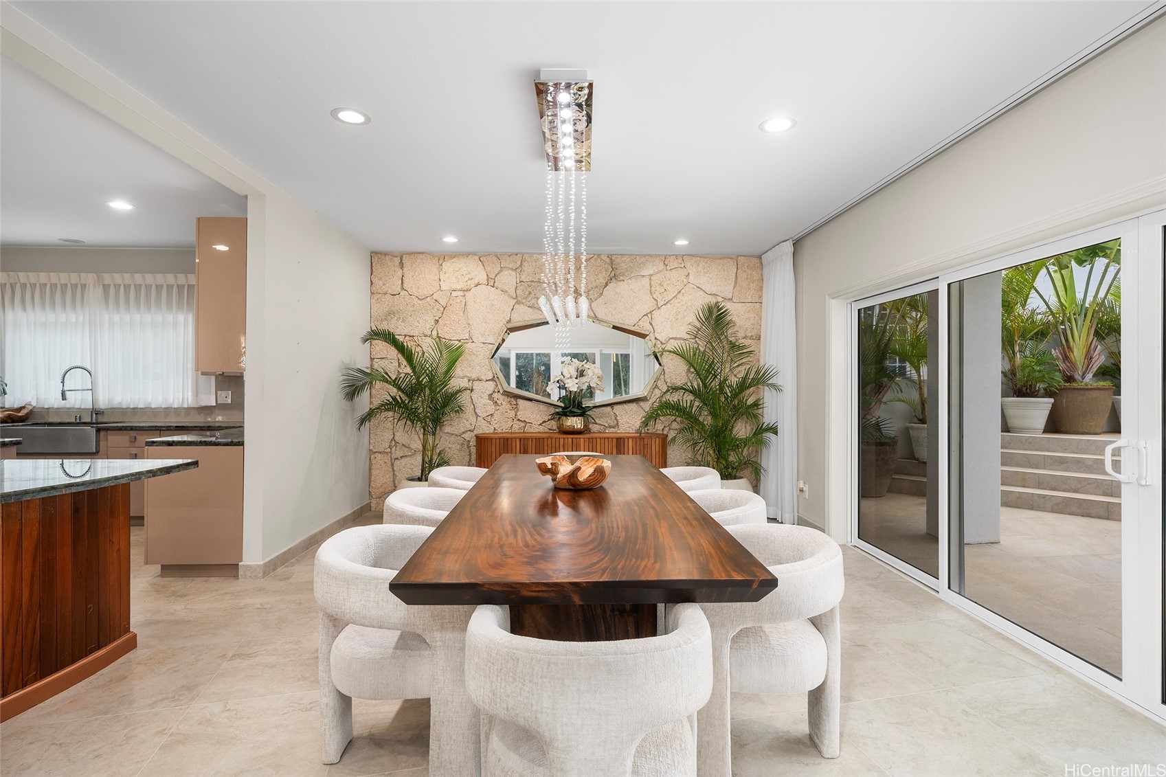 18 Homelani Place Property Photo 5