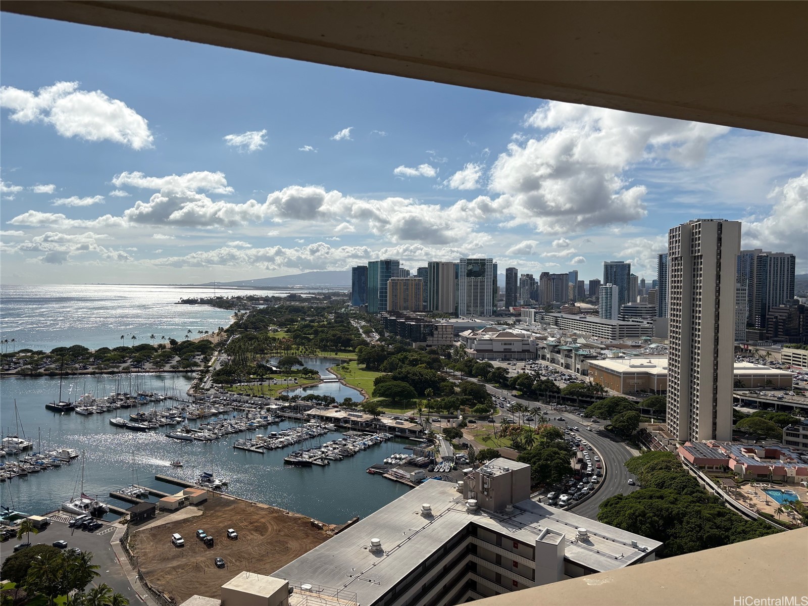1700 Ala Moana Boulevard 3201 Property Photo 4
