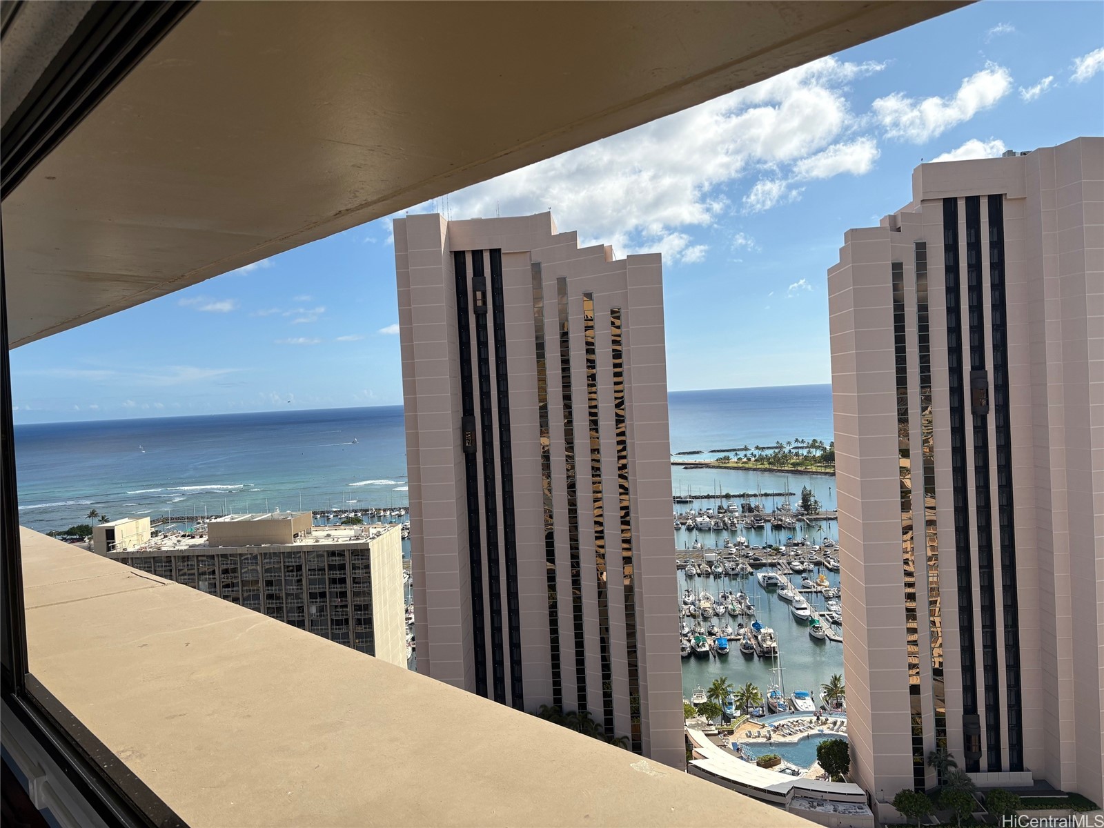 1700 Ala Moana Boulevard 3201 Property Photo 5