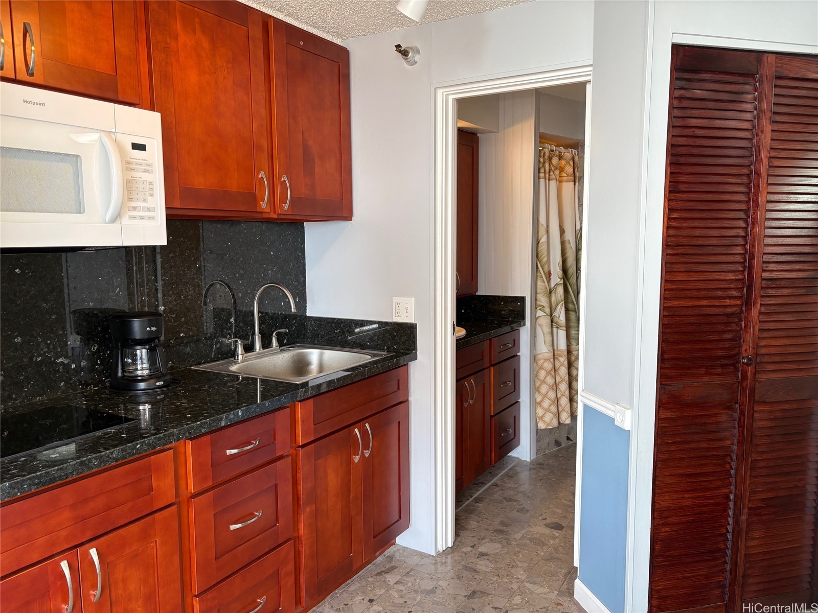 1700 Ala Moana Boulevard 3201 Property Photo 7