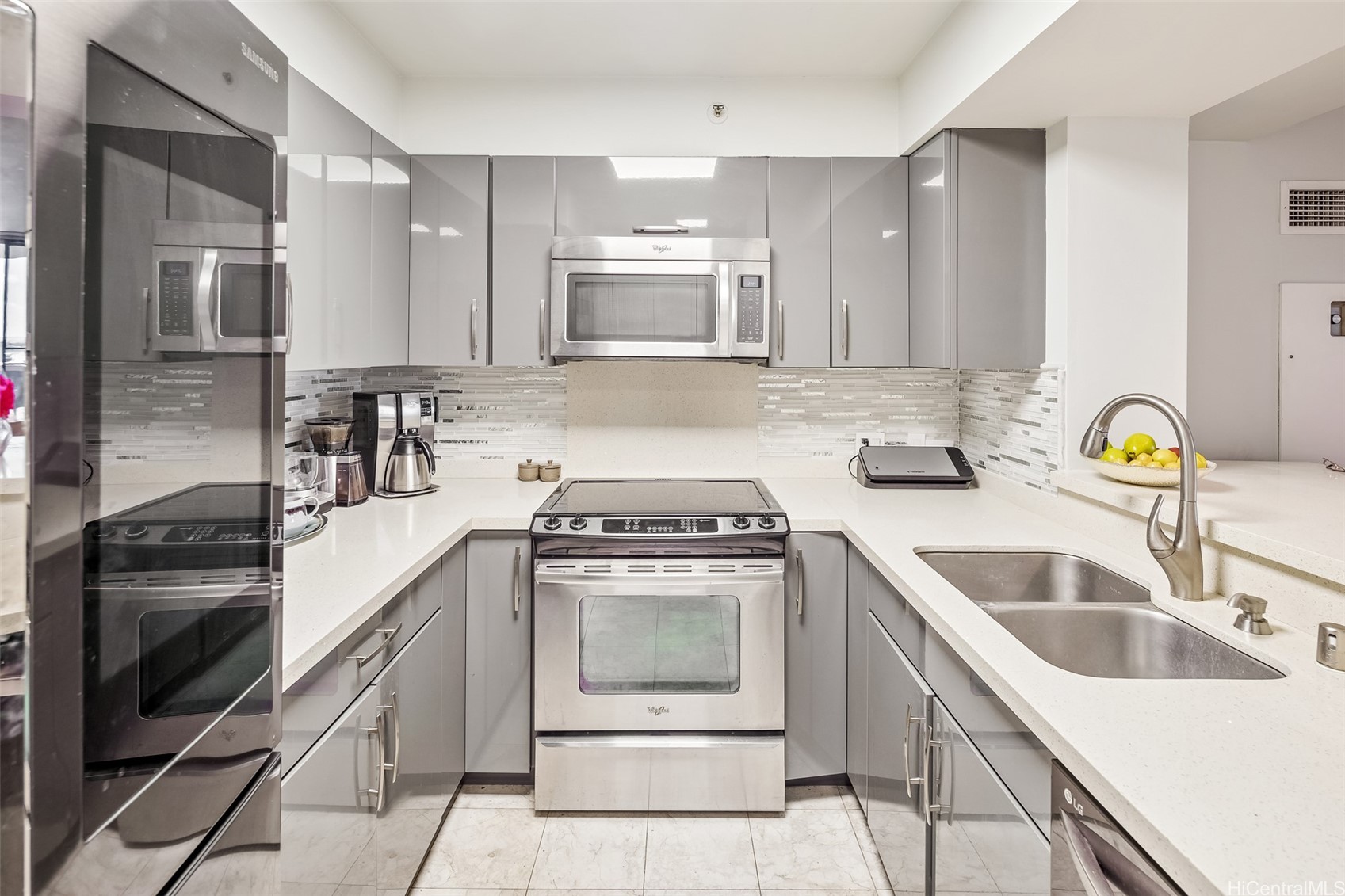 425 South Street 803 Property Photo 9