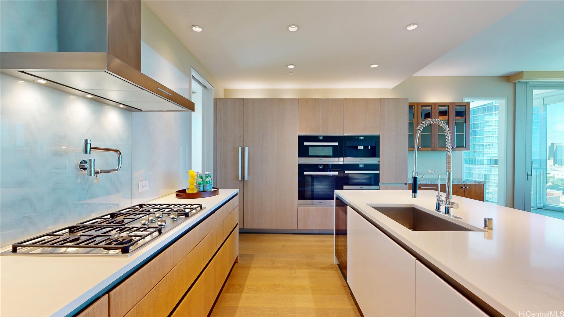 1118 Ala Moana Boulevard 1606 Property Photo 4