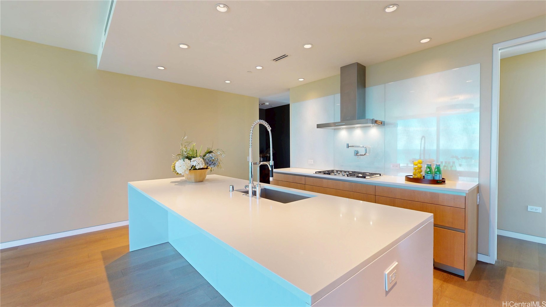 1118 Ala Moana Boulevard 1606 Property Photo 5