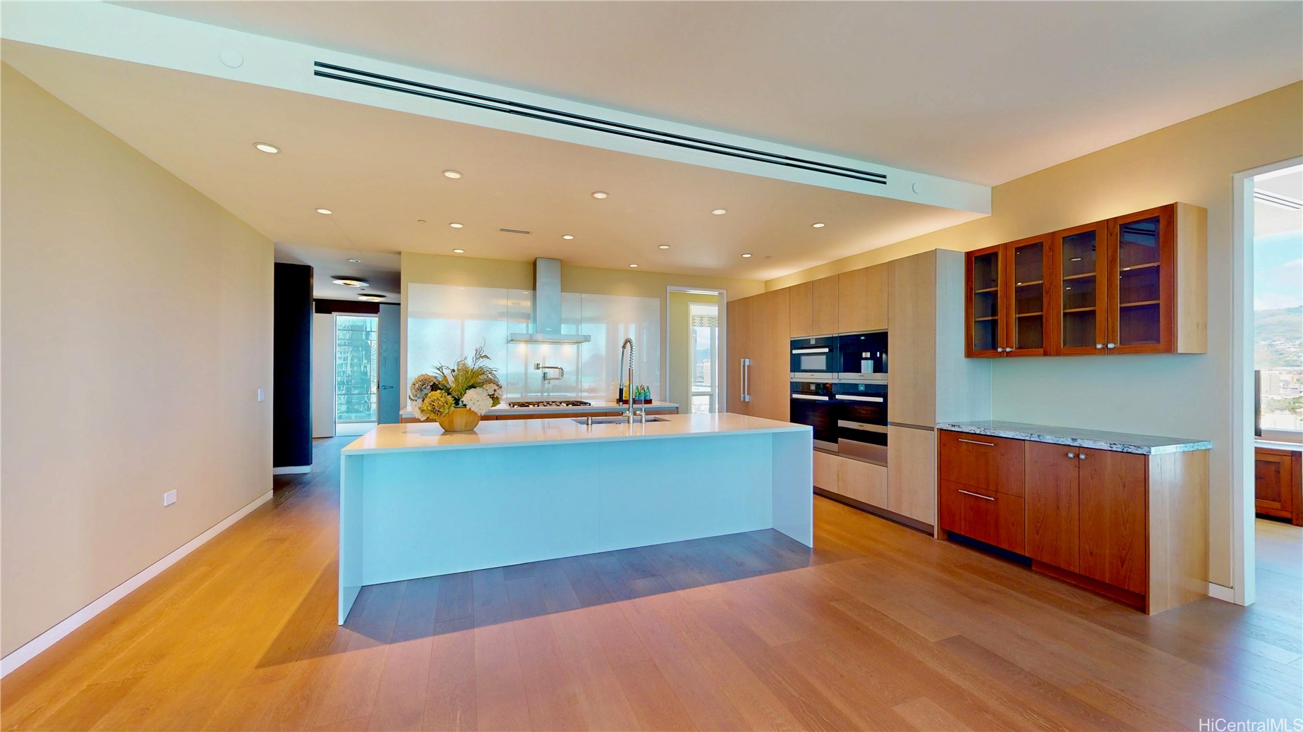 1118 Ala Moana Boulevard 1606 Property Photo 7