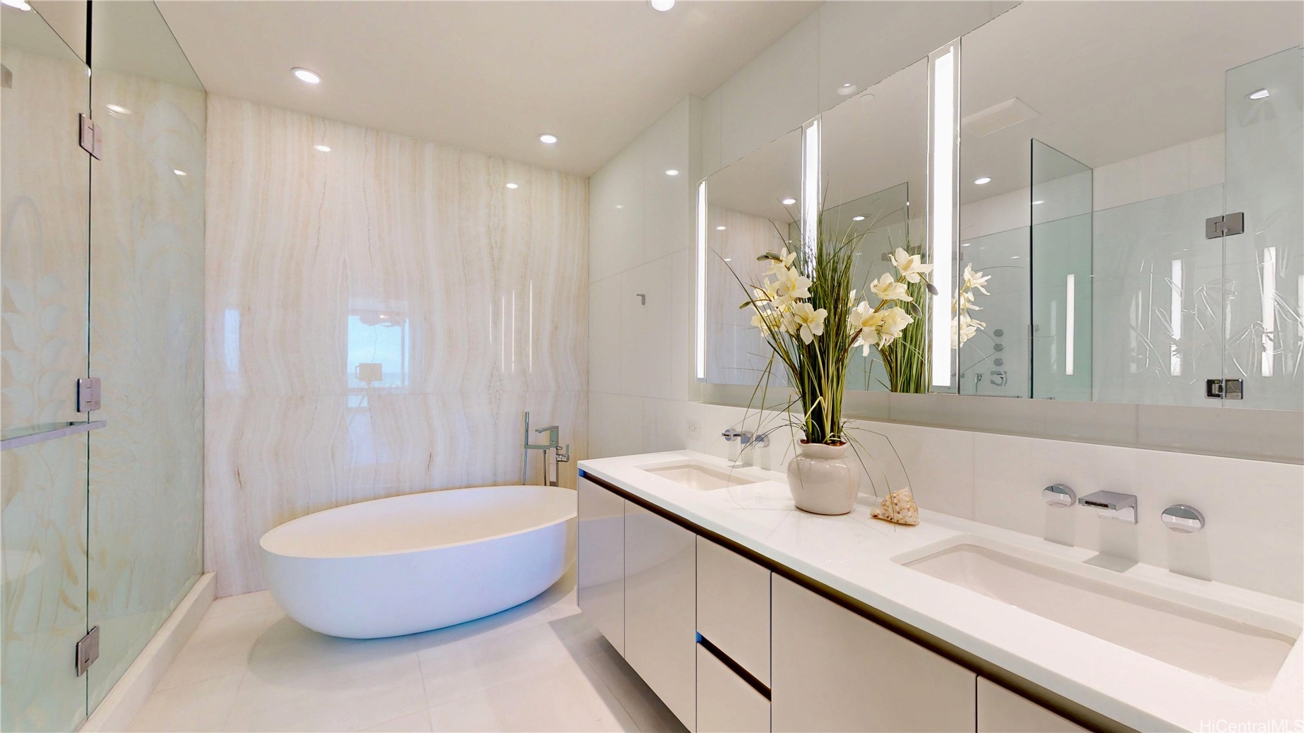 1118 Ala Moana Boulevard 1606 Property Photo 9