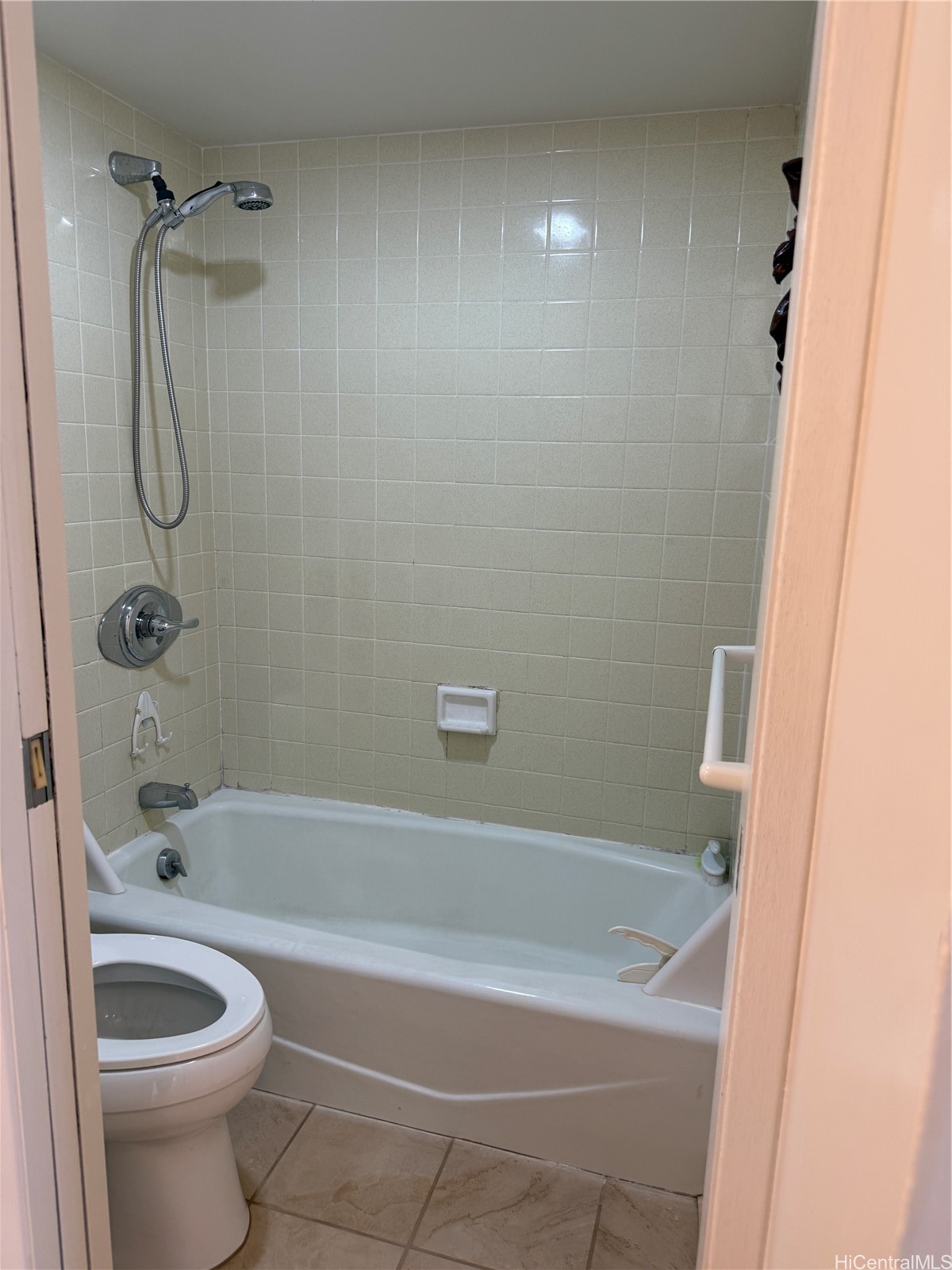 411 Hobron Lane 2108 Property Photo 9