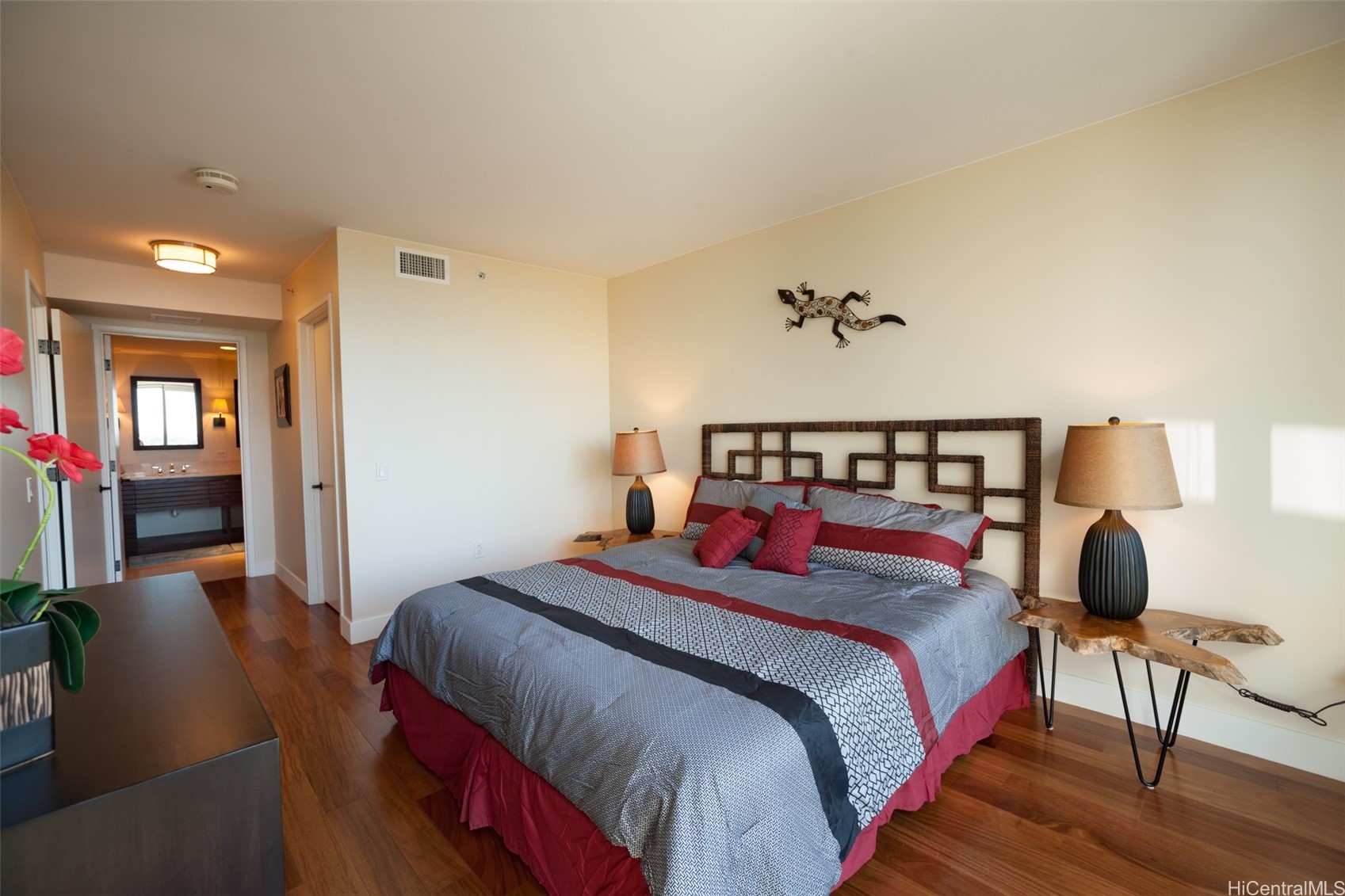 1551 Ala Wai Boulevard 1005 Property Photo 3