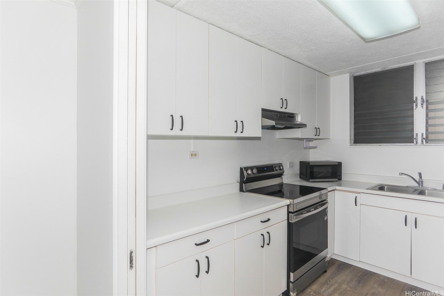 1717 Ala Wai Boulevard 303 Property Photo 4