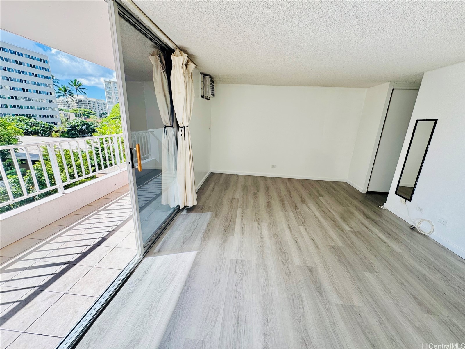 1419 Dominis Street 208 Property Photo 6