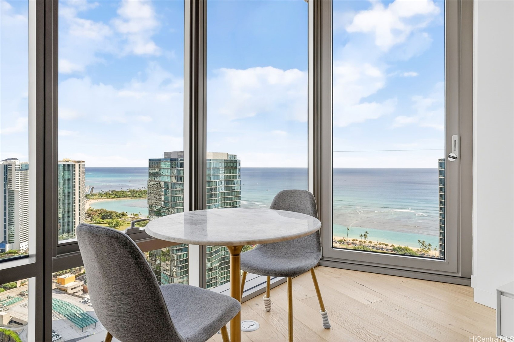 1001 Queen Street Ph 4006 Property Photo 1