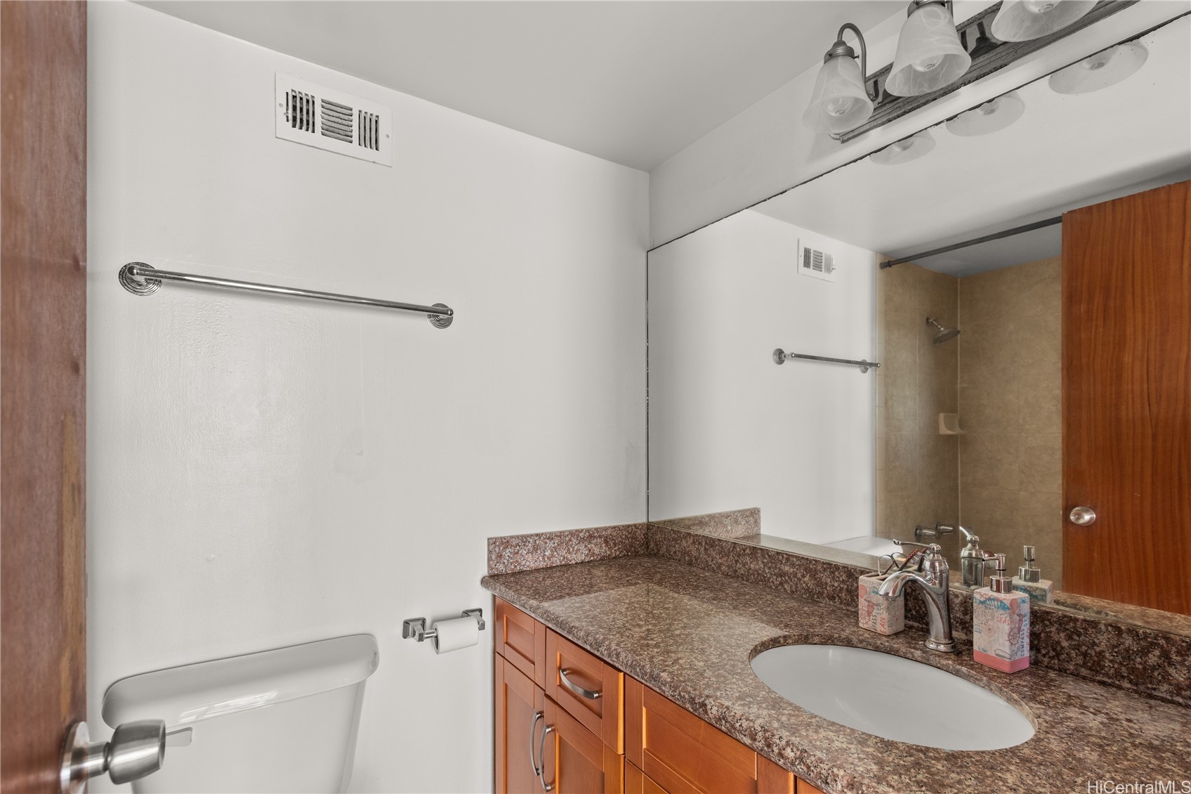 1069 Spencer Street 101 Property Photo 9