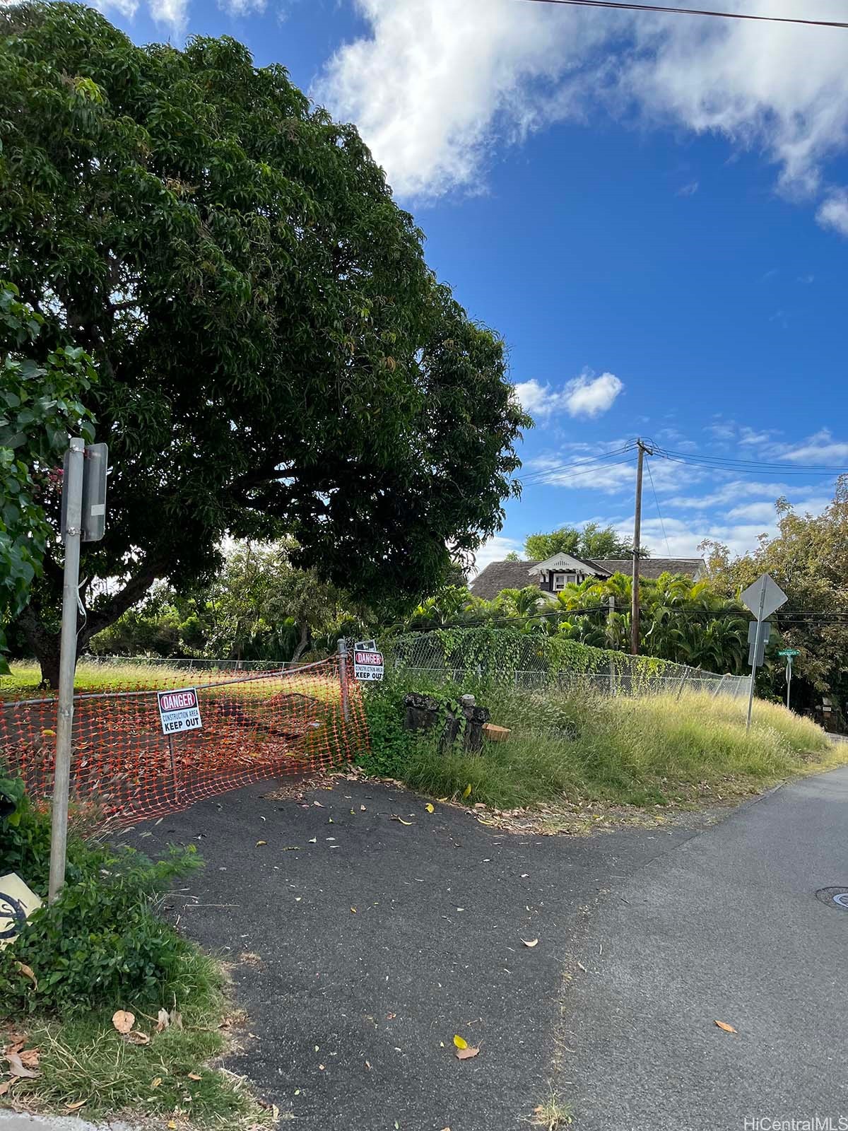 2002 Vancouver Drive Property Photo 3