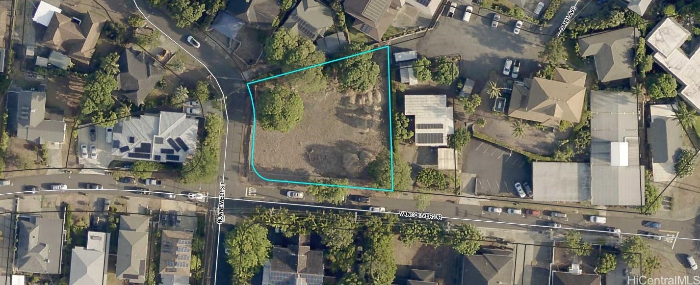 2002 Vancouver Drive Property Photo 4