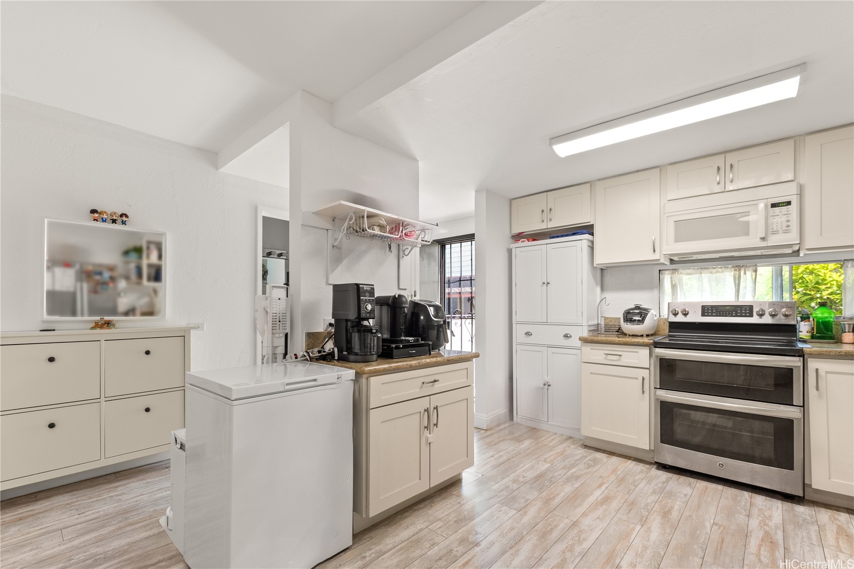 98-360 Koauka Loop 206 Property Photo 2