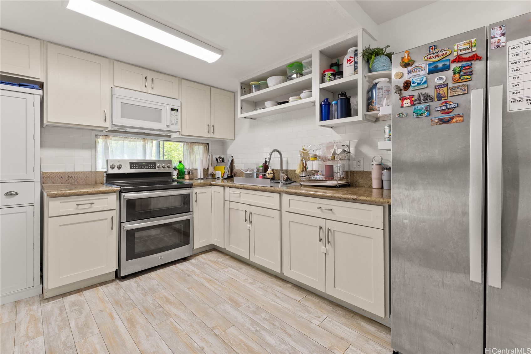 98-360 Koauka Loop 206 Property Photo 3