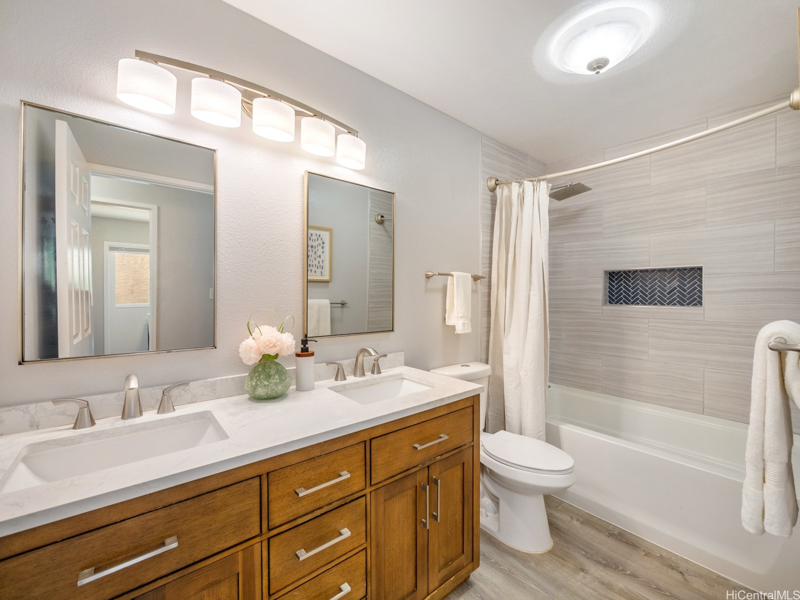 819 Papalalo Place Property Photo 8