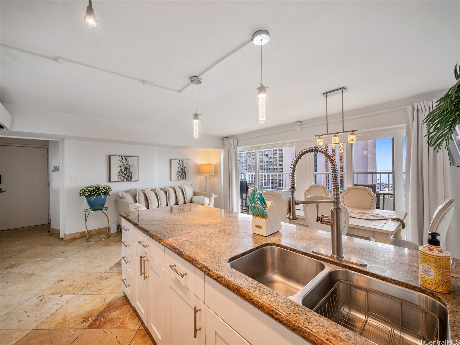 1690 Ala Moana Boulevard 1401 Property Photo 3