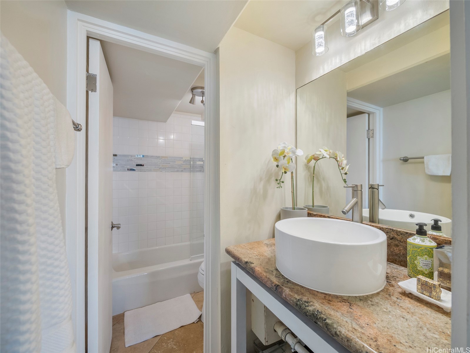 1690 Ala Moana Boulevard 1401 Property Photo 10