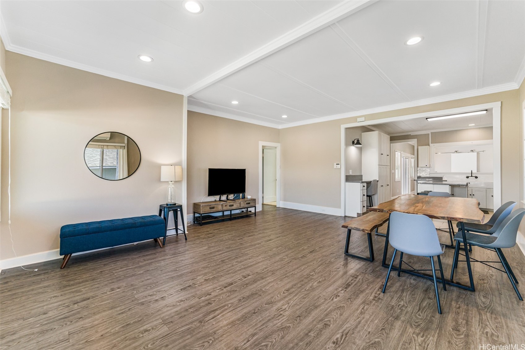 2054 Hillcrest Street Property Photo 3