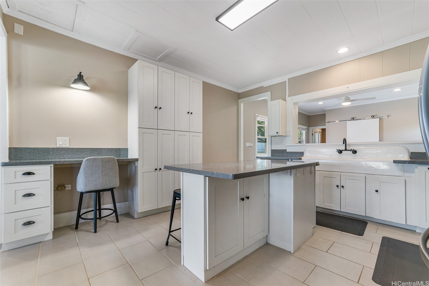 2054 Hillcrest Street Property Photo 5