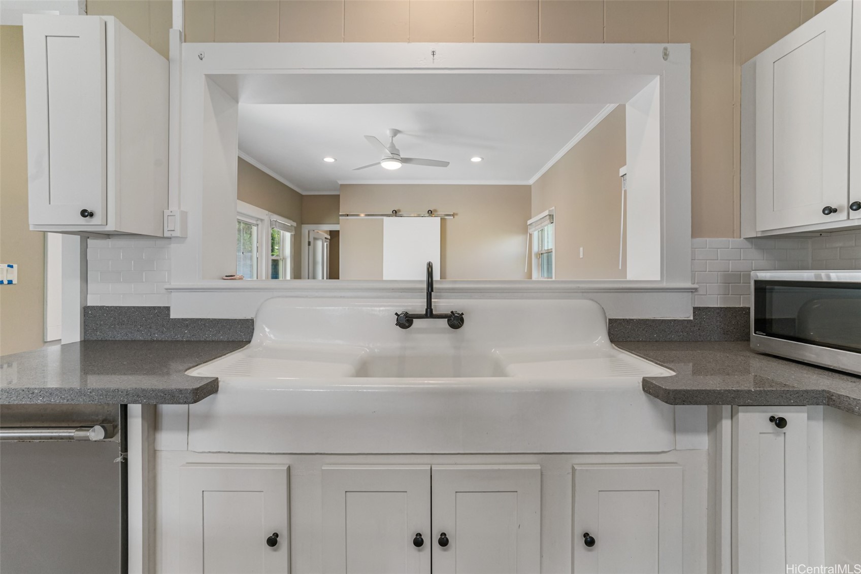 2054 Hillcrest Street Property Photo 6